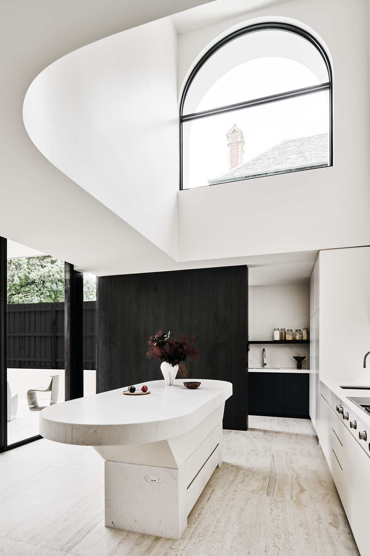 Hawthorn Residence pearl powder room: A luxurious and elegant space with a shimmering pearl color scheme.